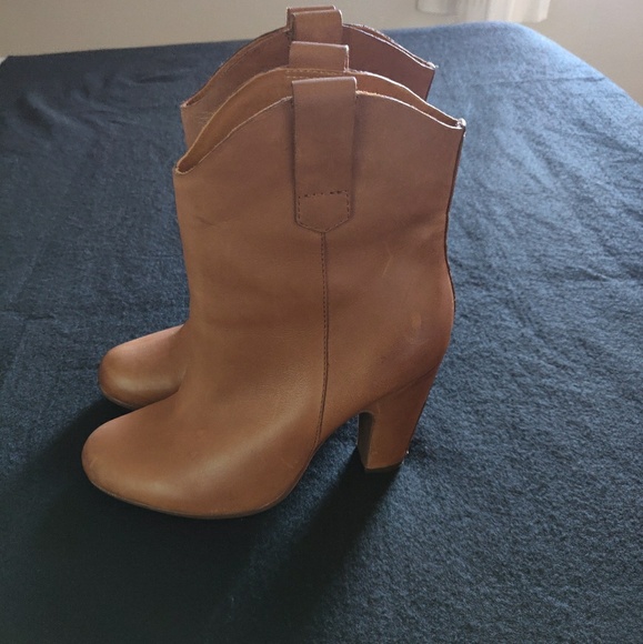 Boots - Picture 1 of 3